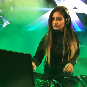 Deejay Jennifer
